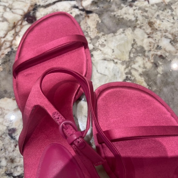 New w/out box - Vince Pink Ester Ankle Strap Sandals - Size 7M - Picture 10 of 16
